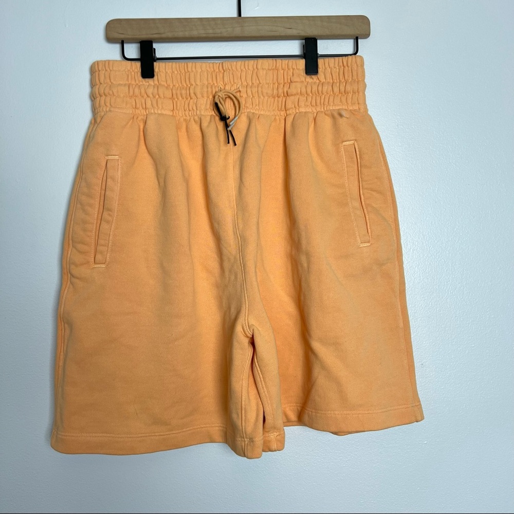 NEW AGOLDE Boxing Short in Noodle - Picture 4 of 8